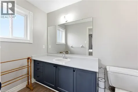 31 Wakefield Lane Waterdown ON L8B 0M7