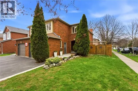 31 Wakefield Lane Waterdown ON L8B 0M7