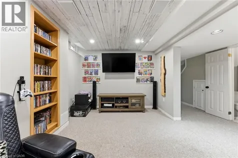 31 Wakefield Lane Waterdown ON L8B 0M7