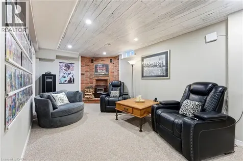 31 Wakefield Lane Waterdown ON L8B 0M7