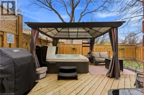 31 Wakefield Lane Waterdown ON L8B 0M7