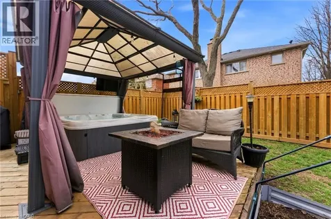 31 Wakefield Lane Waterdown ON L8B 0M7