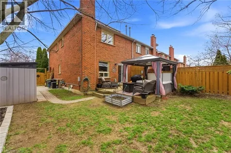 31 Wakefield Lane Waterdown ON L8B 0M7