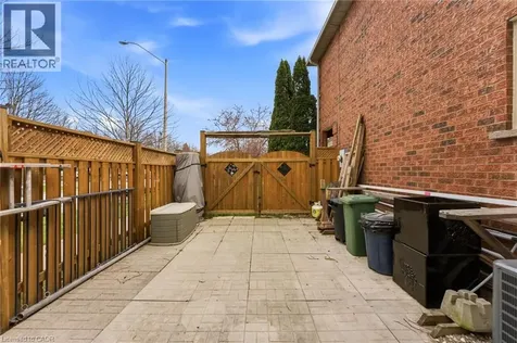 31 Wakefield Lane Waterdown ON L8B 0M7