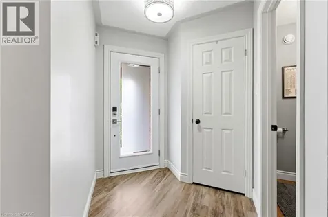 31 Wakefield Lane Waterdown ON L8B 0M7