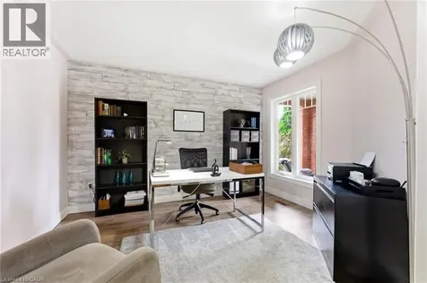 31 Wakefield Lane Waterdown ON L8B 0M7