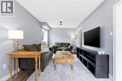 31 Wakefield Lane Waterdown ON L8B 0M7