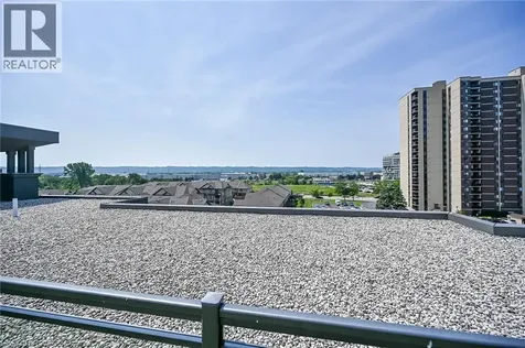 35 Southshore Crescent Hamilton ON L8W 3W6