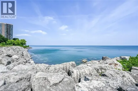 35 Southshore Crescent Hamilton ON L8W 3W6