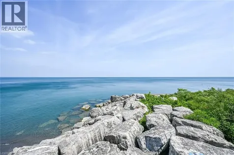 35 Southshore Crescent Hamilton ON L8W 3W6