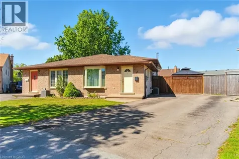 30 Rainbow Court Welland ON L3C 6R4