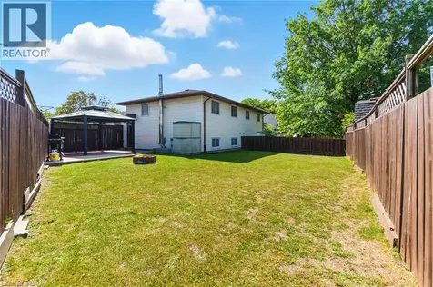30 Rainbow Court Welland ON L3C 6R4