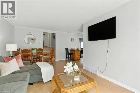 30 Rainbow Court Welland ON L3C 6R4