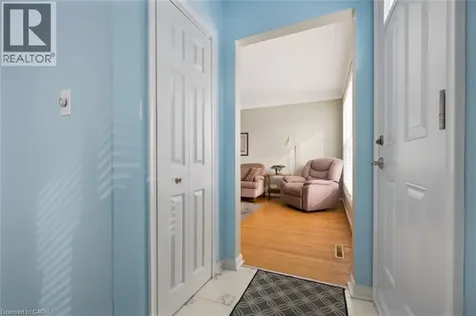 20 Cardinal Drive Hamilton ON L9A 4H4