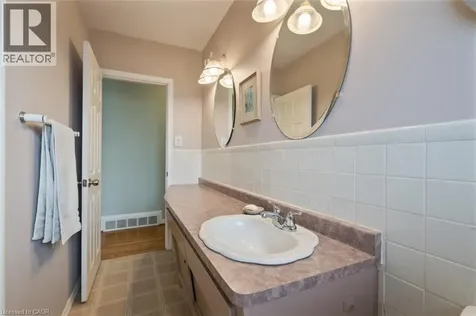 20 Cardinal Drive Hamilton ON L9A 4H4