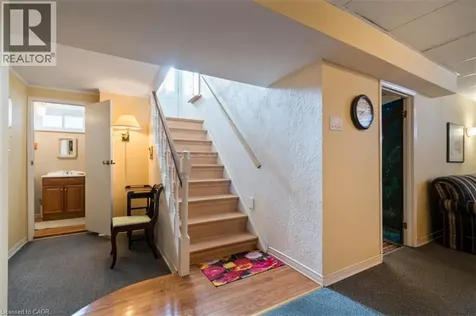 20 Cardinal Drive Hamilton ON L9A 4H4