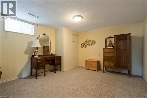 20 Cardinal Drive Hamilton ON L9A 4H4