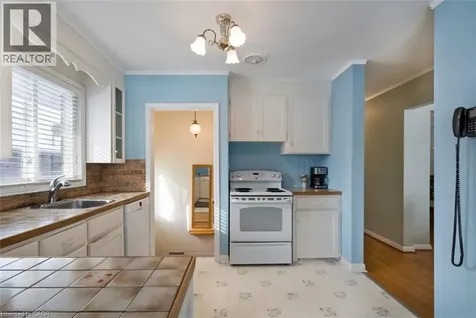 20 Cardinal Drive Hamilton ON L9A 4H4