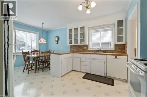 20 Cardinal Drive Hamilton ON L9A 4H4