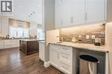 23 Highgrove Court Cambridge ON N3H 4R8