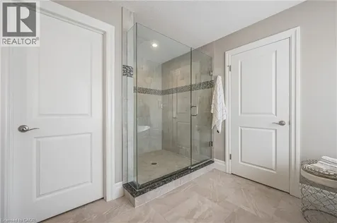 23 Highgrove Court Cambridge ON N3H 4R8