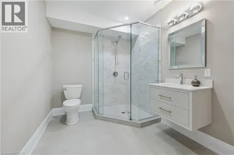 23 Highgrove Court Cambridge ON N3H 4R8