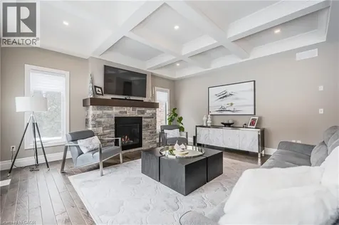 23 Highgrove Court Cambridge ON N3H 4R8