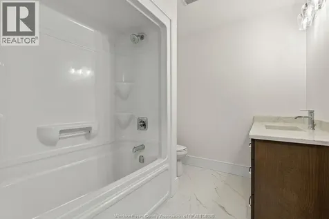 2466 Partington Avenue Windsor ON N9E 0A9
