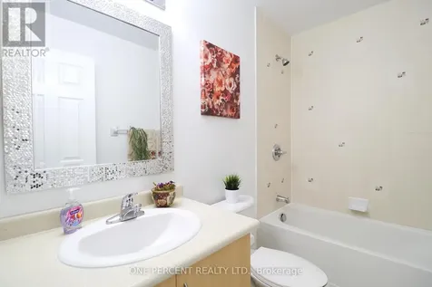 343 Amici Terrace Ottawa ON K2S 0J4