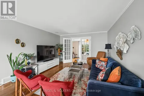 1 Erinlea Court Ottawa ON K2E 7C8
