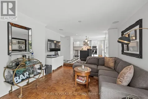 1 Erinlea Court Ottawa ON K2E 7C8