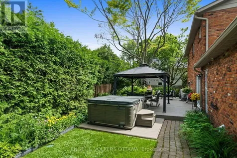1 Erinlea Court Ottawa ON K2E 7C8