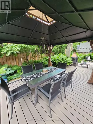 1 Erinlea Court Ottawa ON K2E 7C8