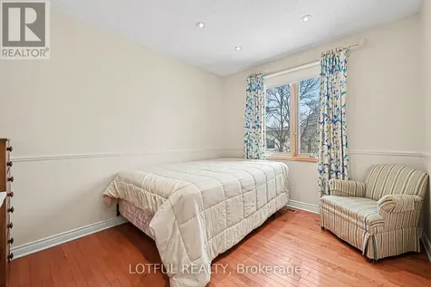 41 Pattermead Crescent Ottawa ON K1V 0A1