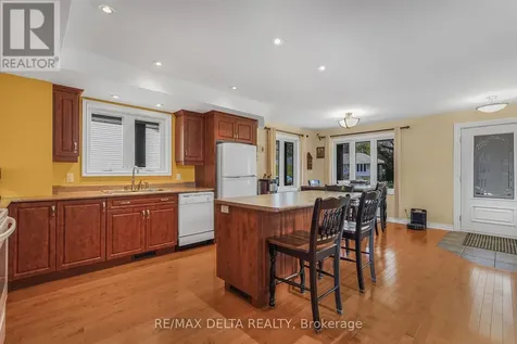 2567 Cleroux Crescent Ottawa ON K1W 1B6