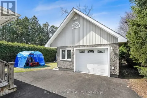 2567 Cleroux Crescent Ottawa ON K1W 1B6