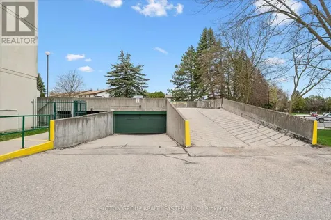 421 Fairview Drive Brantford ON N3R 7M3