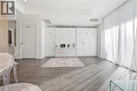 741 King Street West Kitchener ON N2G 1E5