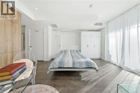 741 King Street West Kitchener ON N2G 1E5