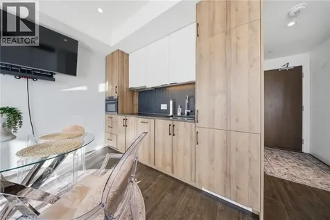 741 King Street West Kitchener ON N2G 1E5