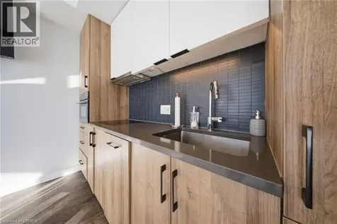 741 King Street West Kitchener ON N2G 1E5