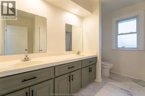 17 Glenmar Avenue Chatham ON N7M 5J7