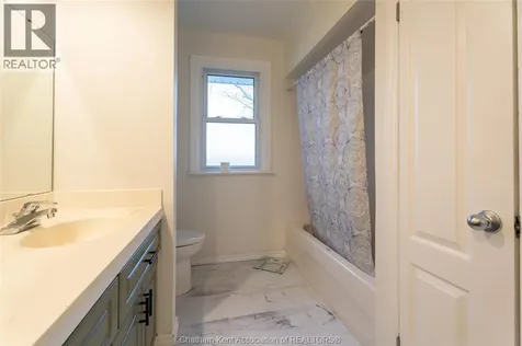 17 Glenmar Avenue Chatham ON N7M 5J7