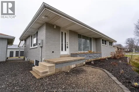 17 Glenmar Avenue Chatham ON N7M 5J7