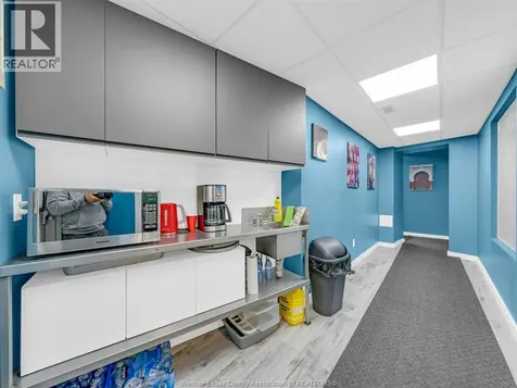 1409 Tecumseh Road East Windsor ON N8W 1C2