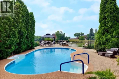 932 Grand Avenue West Chatham ON N7L 5H6