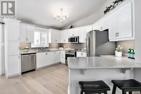40 Barker Boulevard Collingwood ON L9Y 4W4