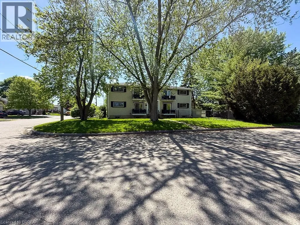 36 Graham Avenue Brantford ON N3T 1C4