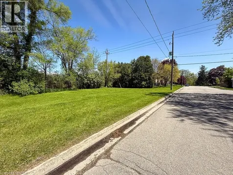 36 Graham Avenue Brantford ON N3T 1C4