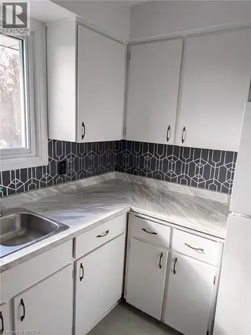 36 Graham Avenue Brantford ON N3T 1C4